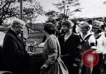 Image Gouverneur Lowden visites des travailleurs agricoles des femmes pendant la guerre Libertyville Illinois USA, 1917, de la seconde 14 séquences d'archives historiques vidéo 65675035188