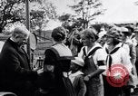 Image Gouverneur Lowden visites des travailleurs agricoles des femmes pendant la guerre Libertyville Illinois USA, 1917, de la seconde 17 séquences d'archives historiques vidéo 65675035188