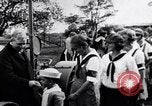Image Gouverneur Lowden visites des travailleurs agricoles des femmes pendant la guerre Libertyville Illinois USA, 1917, de la seconde 19 séquences d'archives historiques vidéo 65675035188