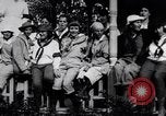 Image Gouverneur Lowden visites des travailleurs agricoles des femmes pendant la guerre Libertyville Illinois USA, 1917, de la seconde 40 séquences d'archives historiques vidéo 65675035188