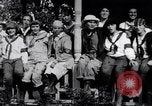 Image Gouverneur Lowden visites des travailleurs agricoles des femmes pendant la guerre Libertyville Illinois USA, 1917, de la seconde 43 séquences d'archives historiques vidéo 65675035188