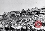 Standbild Kohle Grube Arbeiter im Streik Wilkes-Barre Pennsylvania USA, 1919, aus Sekunde 15 historischem Filmmaterial Videoclip 65675035195