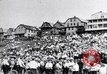 Standbild Kohle Grube Arbeiter im Streik Wilkes-Barre Pennsylvania USA, 1919, aus Sekunde 16 historischem Filmmaterial Videoclip 65675035195