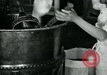 Standbild Chocolate Factory United States USA, 1921, aus Sekunde 6 historischem Filmmaterial Videoclip 65675035219