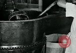 Standbild Chocolate Factory United States USA, 1921, aus Sekunde 7 historischem Filmmaterial Videoclip 65675035219