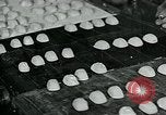 Standbild Chocolate Factory United States USA, 1921, aus Sekunde 58 historischem Filmmaterial Videoclip 65675035219