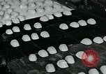 Standbild Chocolate Factory United States USA, 1921, aus Sekunde 61 historischem Filmmaterial Videoclip 65675035219