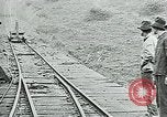 Standbild Bergleute United States USA, 1923, aus Sekunde 55 historischem Filmmaterial Videoclip 65675035230