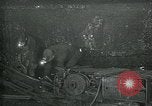 Immagine di I minatori United States USA, 1923, secondo 36 filmato di repertorio 65675035231