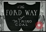 Image Ford des mines Wallins Creek Kentucky USA, 1924, de la seconde 5 séquences d'archives historiques vidéo 65675035232