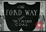Image Ford des mines Wallins Creek Kentucky USA, 1924, de la seconde 6 séquences d'archives historiques vidéo 65675035232