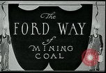 Image Ford des mines Wallins Creek Kentucky USA, 1924, de la seconde 7 séquences d'archives historiques vidéo 65675035232