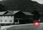 Standbild Ford Minen Wallins Creek Kentucky USA, 1924, aus Sekunde 60 historischem Filmmaterial Videoclip 65675035233