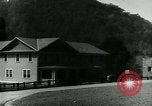 Standbild Ford Minen Wallins Creek Kentucky USA, 1924, aus Sekunde 61 historischem Filmmaterial Videoclip 65675035233