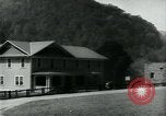 Standbild Ford Minen Wallins Creek Kentucky USA, 1924, aus Sekunde 62 historischem Filmmaterial Videoclip 65675035233