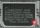 Standbild Ford Bergbaustadt Twin Zweig West Virginia United States USA, 1924, aus Sekunde 11 historischem Filmmaterial Videoclip 65675035240