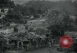 Standbild Ford Bergbaustadt Twin Zweig West Virginia United States USA, 1924, aus Sekunde 55 historischem Filmmaterial Videoclip 65675035240