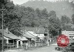 Standbild Ford Bergbaustadt Twin Zweig West Virginia United States USA, 1924, aus Sekunde 56 historischem Filmmaterial Videoclip 65675035240