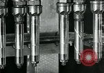 Immagine di Ford auto United States USA, 1932, secondo 39 filmato di repertorio 65675035242