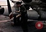 Image USS Midway Vietnam, 1965, de la seconde 5 séquences d'archives historiques vidéo 65675035287