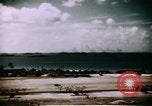 Standbild Transport Eniwetok Atoll Marshall Inseln, 1944, aus Sekunde 46 historischem Filmmaterial Videoclip 65675035293