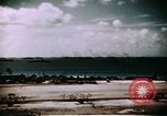 Standbild Transport Eniwetok Atoll Marshall Inseln, 1944, aus Sekunde 49 historischem Filmmaterial Videoclip 65675035293