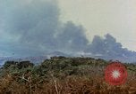 Standbild US Marines Saipan Nördliche Marianen, 1944, aus Sekunde 57 historischem Filmmaterial Videoclip 65675035306