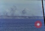 Standbild Bombardierung auf Saipan Saipan Nördliche Marianen, 1944, aus Sekunde 10 historischem Filmmaterial Videoclip 65675035316