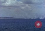 Standbild Bombardierung auf Saipan Saipan Nördliche Marianen, 1944, aus Sekunde 49 historischem Filmmaterial Videoclip 65675035316