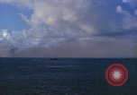 Standbild Bombardierung auf Saipan Saipan Nördliche Marianen, 1944, aus Sekunde 8 historischem Filmmaterial Videoclip 65675035317