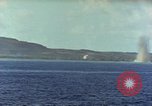 Standbild Bombardierung auf Saipan Saipan Nördliche Marianen, 1944, aus Sekunde 31 historischem Filmmaterial Videoclip 65675035317