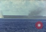Standbild Bombardierung auf Saipan Saipan Nördliche Marianen, 1944, aus Sekunde 37 historischem Filmmaterial Videoclip 65675035317