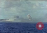 Standbild Bombardierung auf Saipan Saipan Nördliche Marianen, 1944, aus Sekunde 45 historischem Filmmaterial Videoclip 65675035317