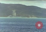 Standbild Bombardierung auf Saipan Saipan Nördliche Marianen, 1944, aus Sekunde 51 historischem Filmmaterial Videoclip 65675035317