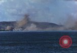 Standbild Bombardierung auf Saipan Saipan Nördliche Marianen, 1944, aus Sekunde 52 historischem Filmmaterial Videoclip 65675035319