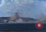Standbild Bombardierung auf Saipan Saipan Nördliche Marianen, 1944, aus Sekunde 55 historischem Filmmaterial Videoclip 65675035319