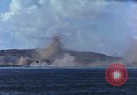Standbild Bombardierung auf Saipan Saipan Nördliche Marianen, 1944, aus Sekunde 60 historischem Filmmaterial Videoclip 65675035319