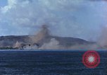 Standbild Bombardierung auf Saipan Saipan Nördliche Marianen, 1944, aus Sekunde 61 historischem Filmmaterial Videoclip 65675035319