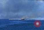 Standbild Bombardierung auf Schiffen Saipan Nördliche Marianen, 1944, aus Sekunde 5 historischem Filmmaterial Videoclip 65675035320