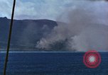 Standbild Bombardierung auf Schiffen Saipan Nördliche Marianen, 1944, aus Sekunde 14 historischem Filmmaterial Videoclip 65675035320
