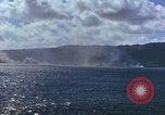 Standbild Bombardierung auf Schiffen Saipan Nördliche Marianen, 1944, aus Sekunde 33 historischem Filmmaterial Videoclip 65675035320