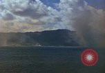 Standbild Bombardierung auf Schiffen Saipan Nördliche Marianen, 1944, aus Sekunde 39 historischem Filmmaterial Videoclip 65675035320
