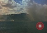 Standbild Bombardierung auf Schiffen Saipan Nördliche Marianen, 1944, aus Sekunde 40 historischem Filmmaterial Videoclip 65675035320