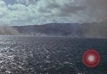 Standbild Bombardierung auf Schiffen Saipan Nördliche Marianen, 1944, aus Sekunde 42 historischem Filmmaterial Videoclip 65675035320