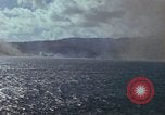 Standbild Bombardierung auf Schiffen Saipan Nördliche Marianen, 1944, aus Sekunde 44 historischem Filmmaterial Videoclip 65675035320