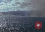 Standbild Bombardierung auf Schiffen Saipan Nördliche Marianen, 1944, aus Sekunde 45 historischem Filmmaterial Videoclip 65675035320