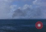 Standbild Bombardierung auf Schiffen Saipan Nördliche Marianen, 1944, aus Sekunde 59 historischem Filmmaterial Videoclip 65675035320