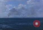 Standbild Bombardierung auf Schiffen Saipan Nördliche Marianen, 1944, aus Sekunde 60 historischem Filmmaterial Videoclip 65675035320