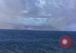 Standbild Bombardierung Saipan Saipan Nördliche Marianen, 1944, aus Sekunde 7 historischem Filmmaterial Videoclip 65675035321
