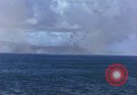 Standbild Bombardierung Saipan Saipan Nördliche Marianen, 1944, aus Sekunde 8 historischem Filmmaterial Videoclip 65675035321